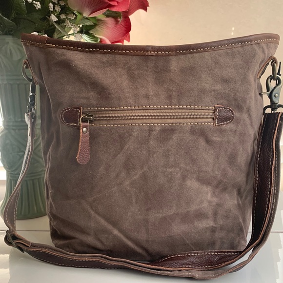 Last 1 New Boho Leather Shoulder Bag wFringe - Picture 4 of 9